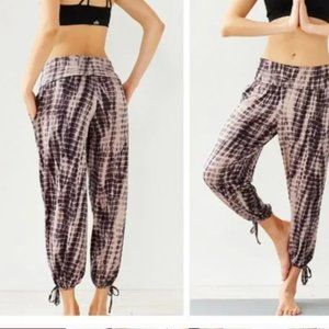 Looking for Onzie gypsy pants any colour